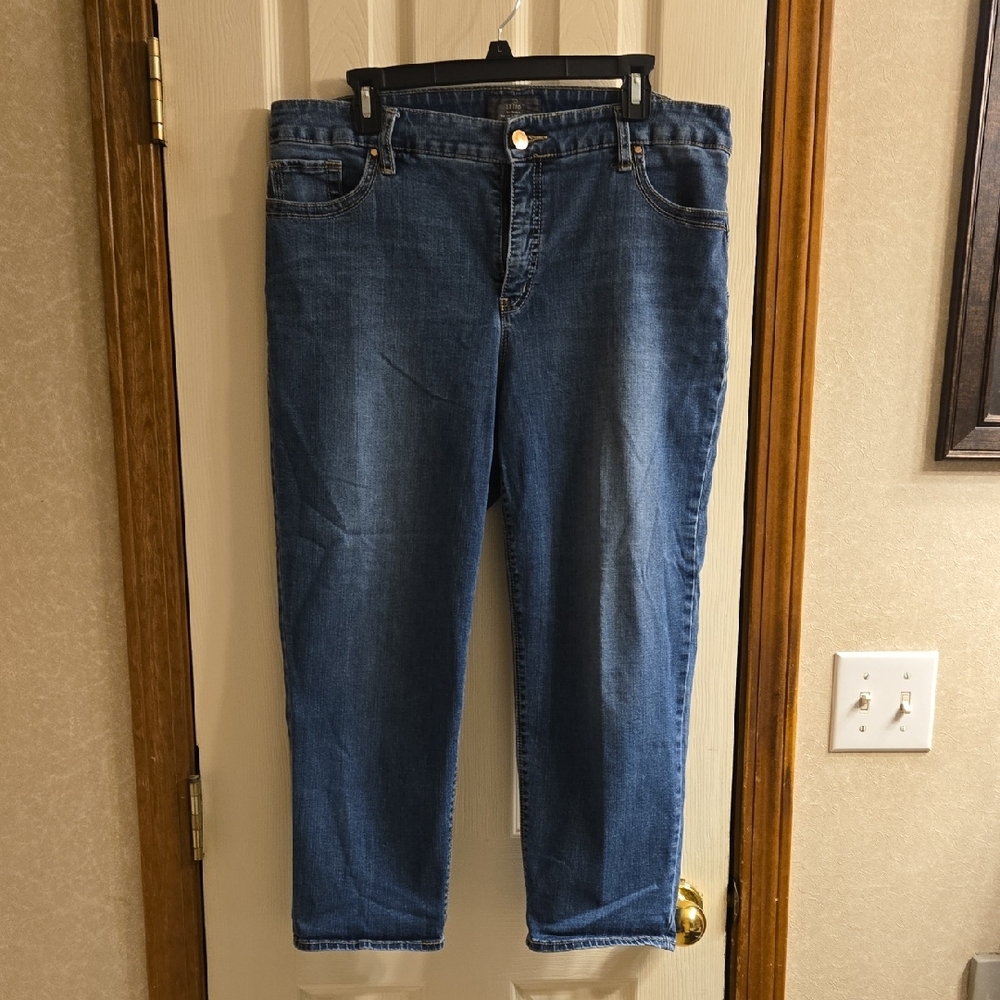 Chico's So Lifting - The So Slimming Collection